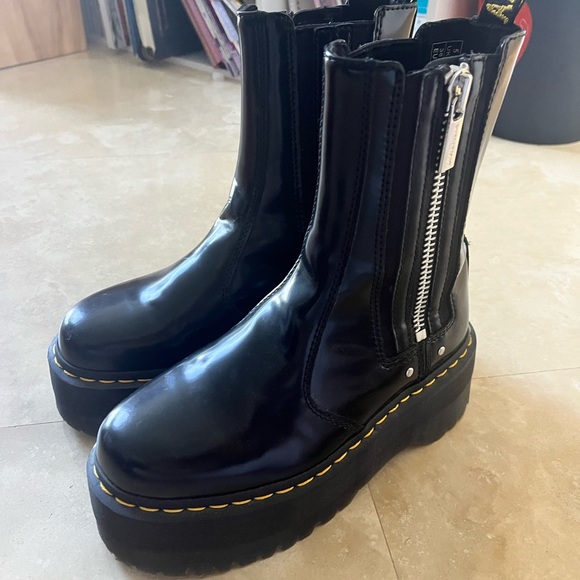 Dr. Martens Ultra Max Jadon Boots - Picture 3 of 8